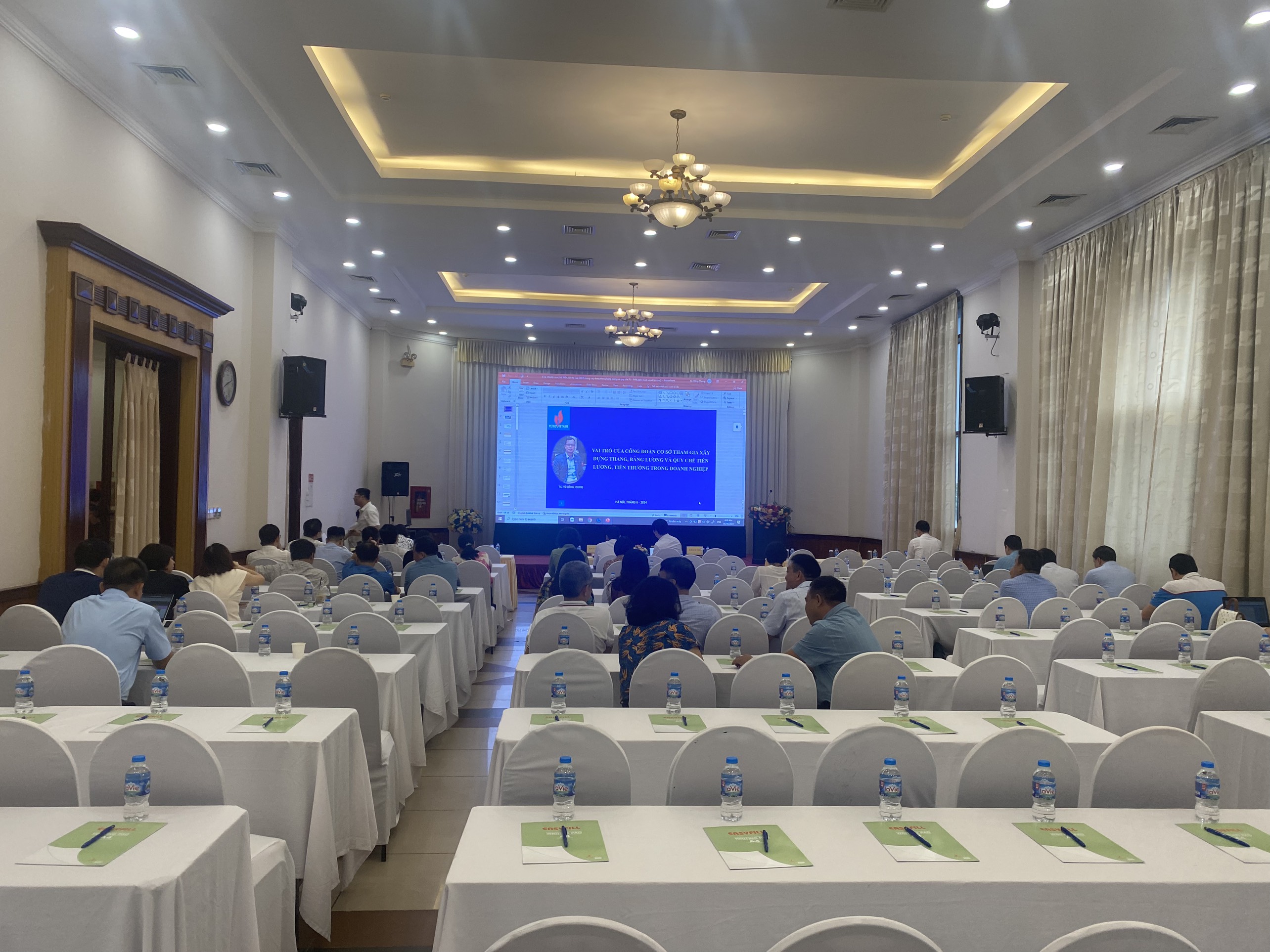 TẬP HUẤN CHÍNH SÁCH TIỀN LƯƠNG CHO CÁN BỘ CÔNG ĐOÀN DẦU KHÍ VIỆT NAM TẠI HÀ NỘI VÀ TPHCM